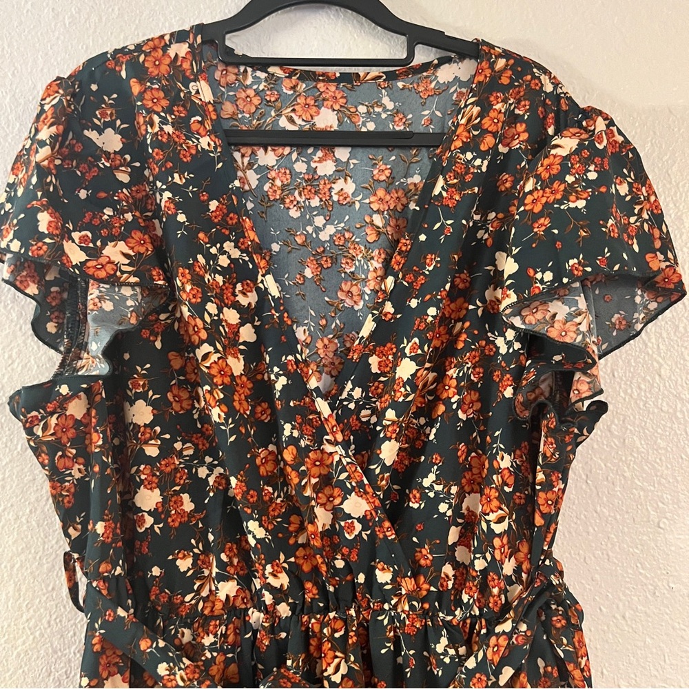 3/20.00…..Floral Maxi Dress - Great for Fall